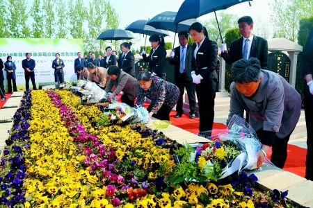 生态花坛葬树新风